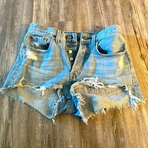 Levi’s size 26. barely worn.